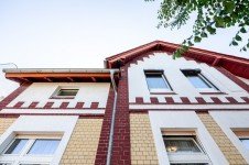 Hauptbild Ein Haus mit Geschichte. Und Platz für Ihre.Saniertes Zweifamilienhaus mit großem Garten zu kaufen!