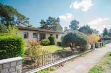 Hauptbild Royal Oak - Familienbungalow mit Traumgarten und Gästehaus an der Berliner Stadtgrenze zu kaufen!
